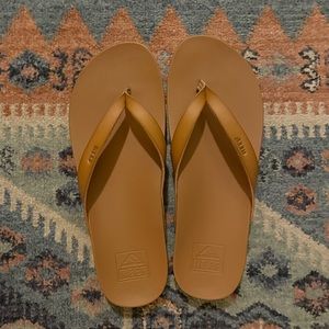 Reef Slippers, 7